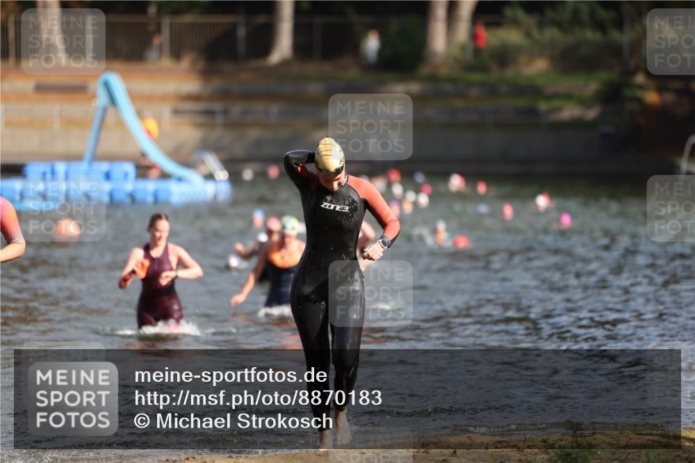 14.09.2025 - Stadtparktriathlon Michael Strokosch http://msf.ph/oto/8870183 14.09.2025 11:12:33 Schwimmen 932, 934, 976, 1015 meine-sportfotos.de