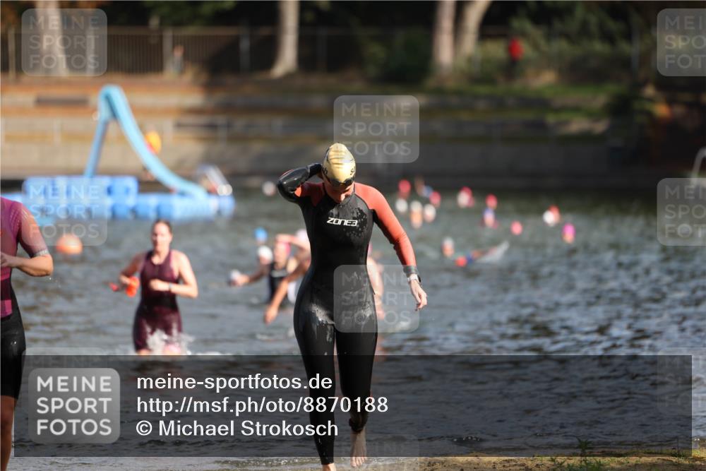14.09.2025 - Stadtparktriathlon Michael Strokosch http://msf.ph/oto/8870188 14.09.2025 11:12:34 Schwimmen 932, 934, 976, 1015 meine-sportfotos.de