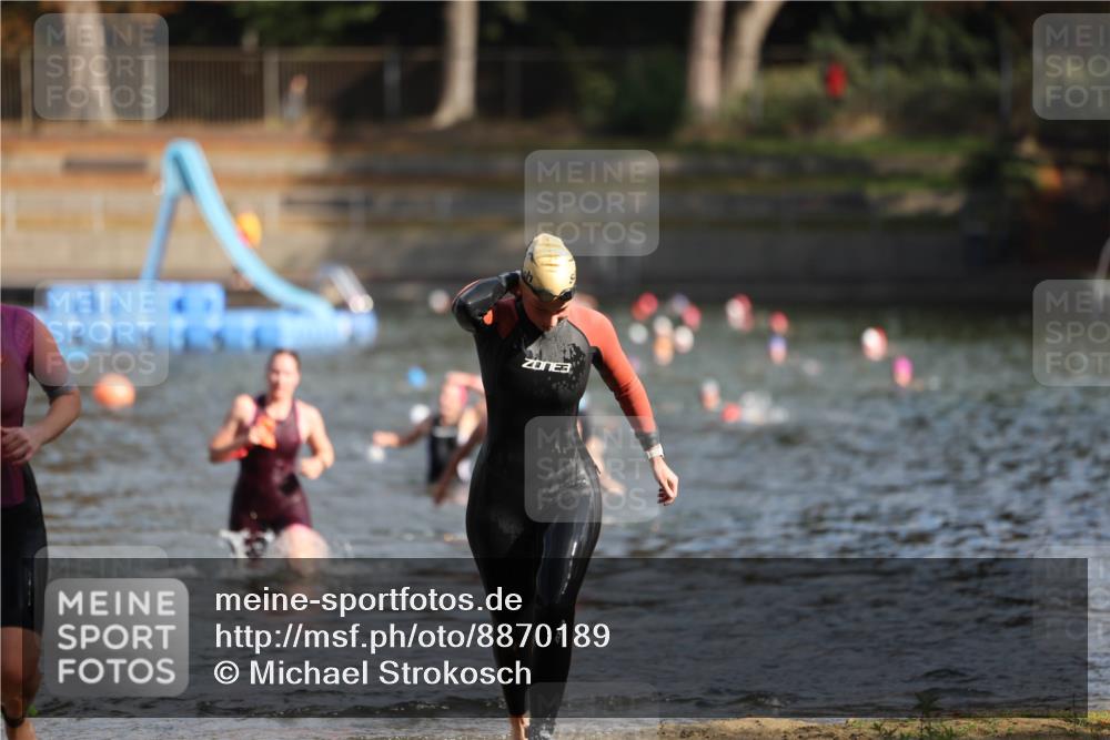 14.09.2025 - Stadtparktriathlon Michael Strokosch http://msf.ph/oto/8870189 14.09.2025 11:12:34 Schwimmen 932, 934, 976, 1015 meine-sportfotos.de