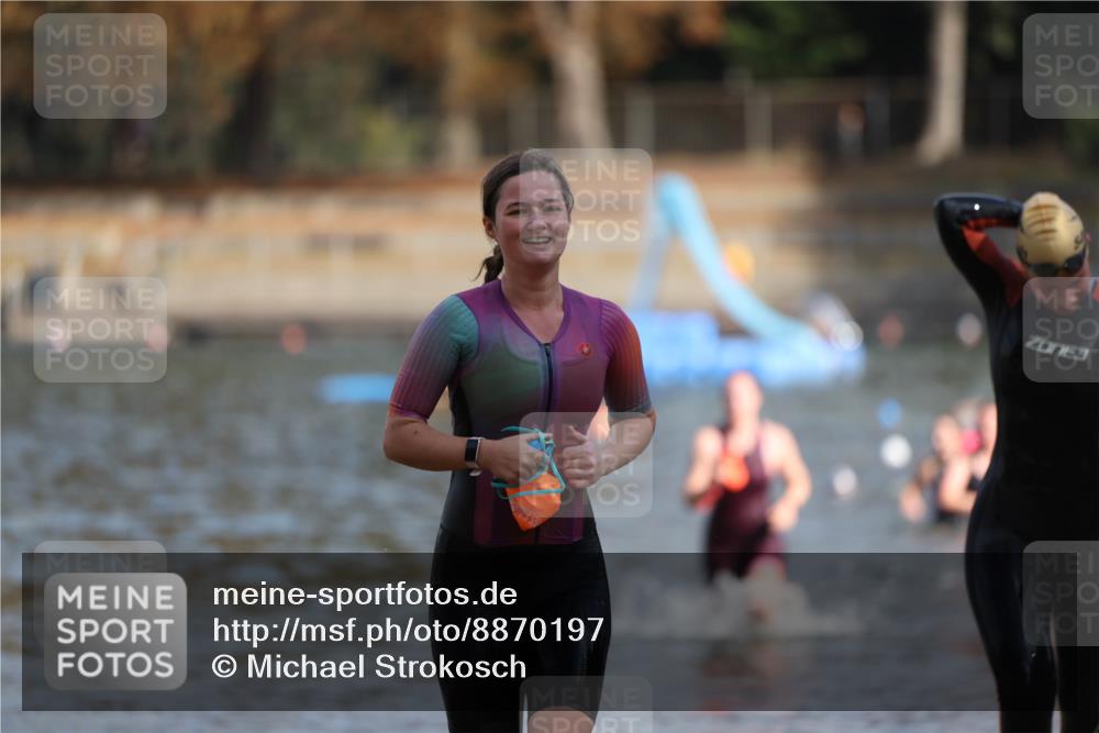 14.09.2025 - Stadtparktriathlon Michael Strokosch http://msf.ph/oto/8870197 14.09.2025 11:12:36 Schwimmen 932, 934, 976, 979, 1015 meine-sportfotos.de