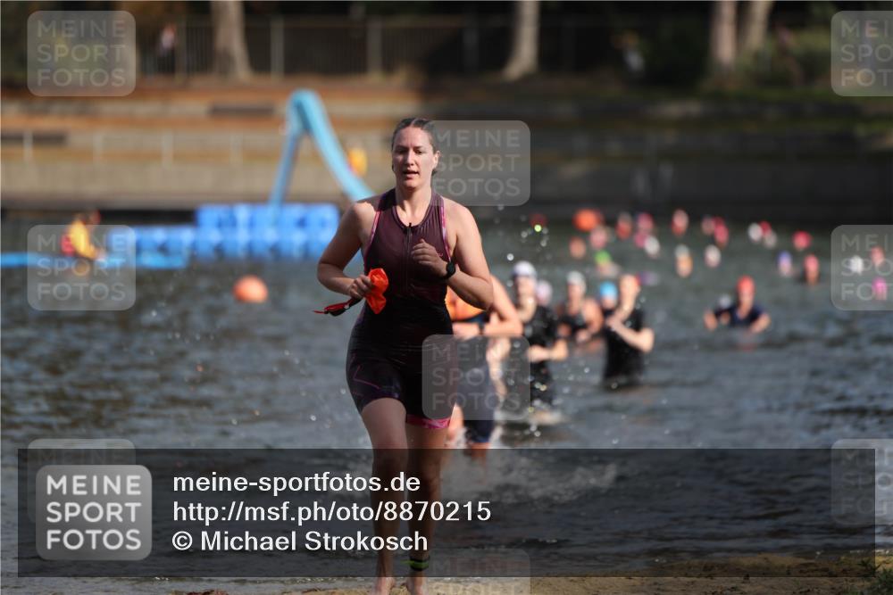 14.09.2025 - Stadtparktriathlon Michael Strokosch http://msf.ph/oto/8870215 14.09.2025 11:12:40 Schwimmen 932, 934, 976, 979, 1015 meine-sportfotos.de