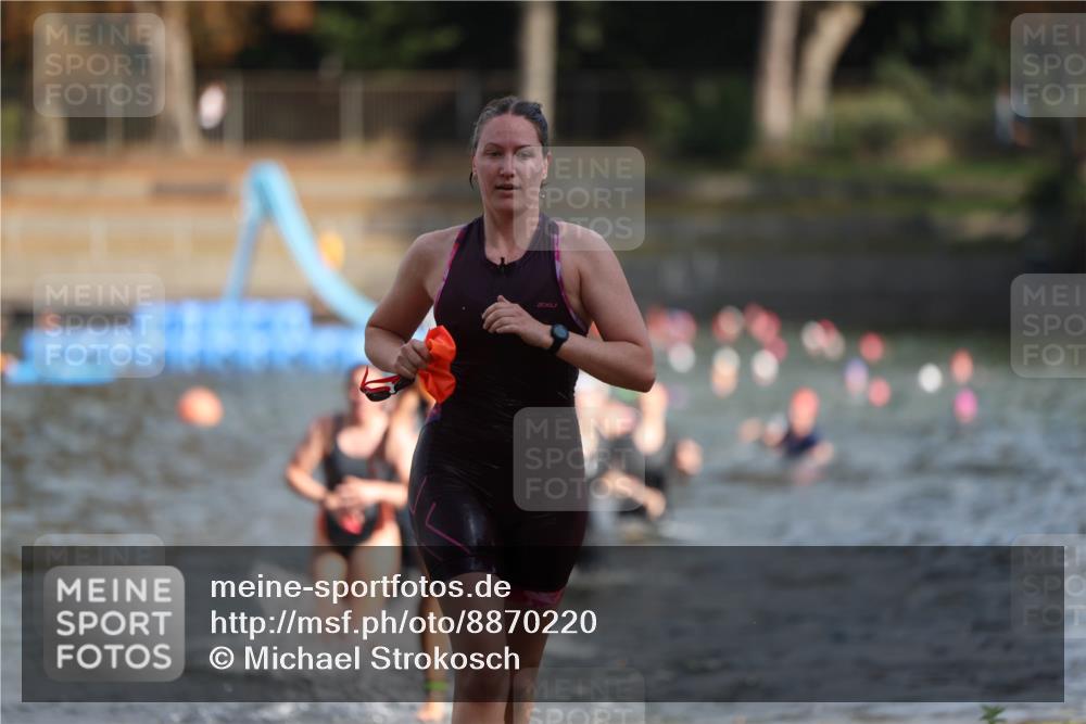 14.09.2025 - Stadtparktriathlon Michael Strokosch http://msf.ph/oto/8870220 14.09.2025 11:12:42 Schwimmen 932, 935, 979, 984, 1015 meine-sportfotos.de