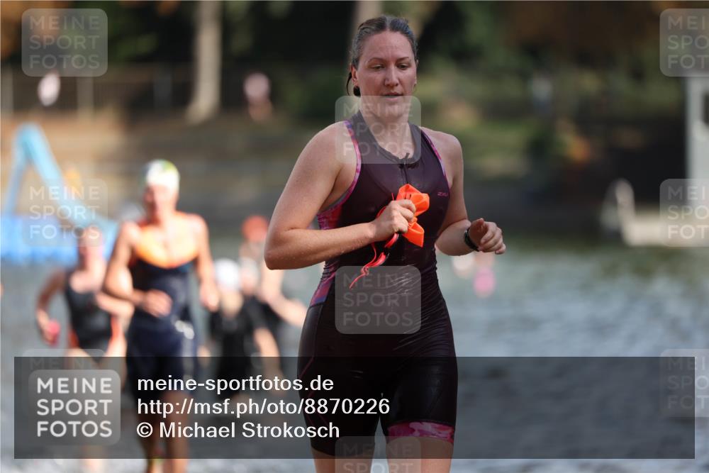 14.09.2025 - Stadtparktriathlon Michael Strokosch http://msf.ph/oto/8870226 14.09.2025 11:12:43 Schwimmen 932, 935, 979, 984, 996, 1015 meine-sportfotos.de