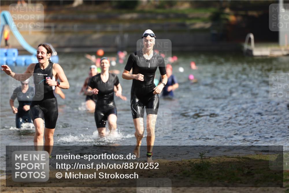 14.09.2025 - Stadtparktriathlon Michael Strokosch http://msf.ph/oto/8870252 14.09.2025 11:12:49 Schwimmen 925, 935, 979, 984, 996, 1015 meine-sportfotos.de