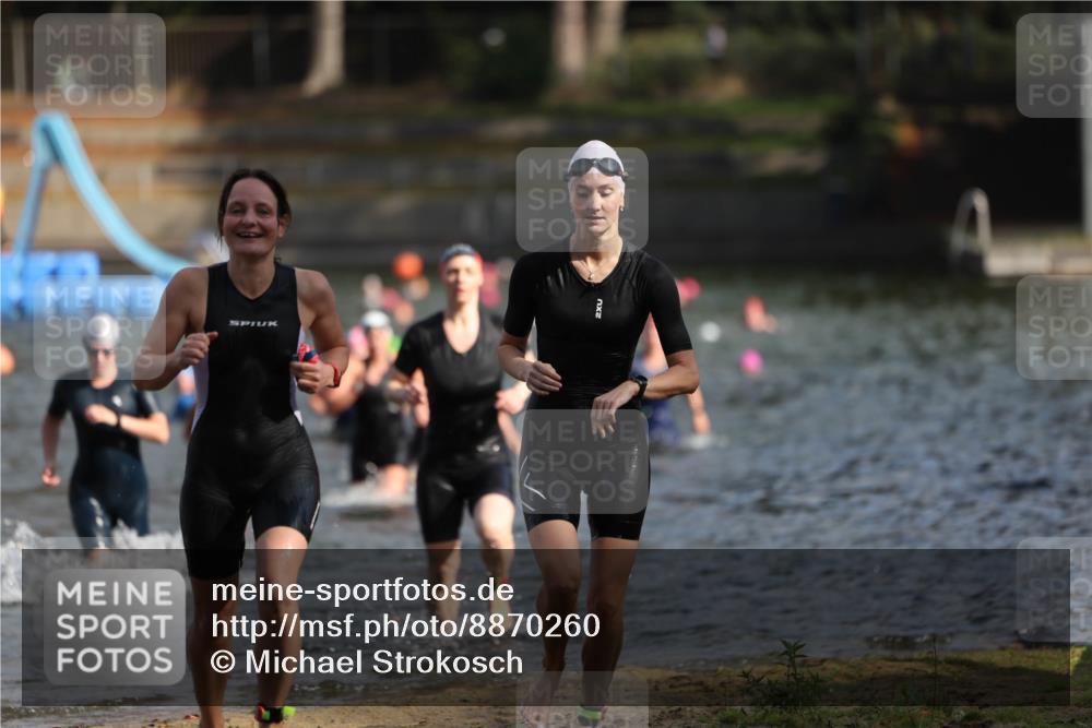 14.09.2025 - Stadtparktriathlon Michael Strokosch http://msf.ph/oto/8870260 14.09.2025 11:12:51 Schwimmen 925, 935, 969, 979, 984, 996, 1009 meine-sportfotos.de