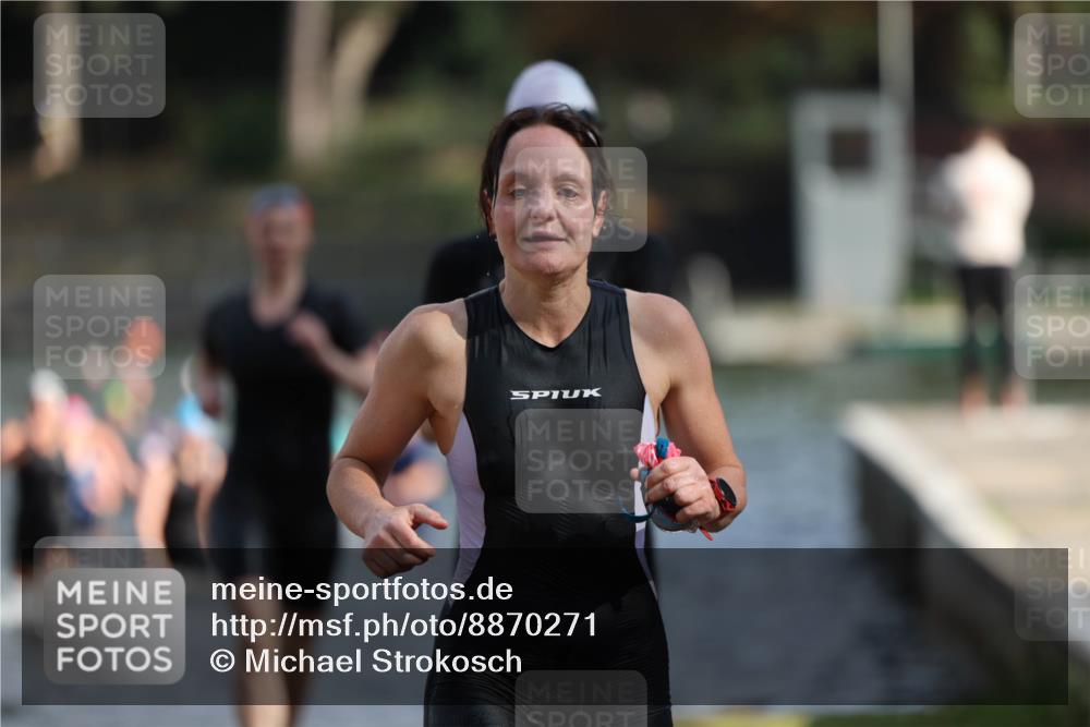 14.09.2025 - Stadtparktriathlon Michael Strokosch http://msf.ph/oto/8870271 14.09.2025 11:12:54 Schwimmen 925, 935, 969, 984, 996, 1009, 1020 meine-sportfotos.de