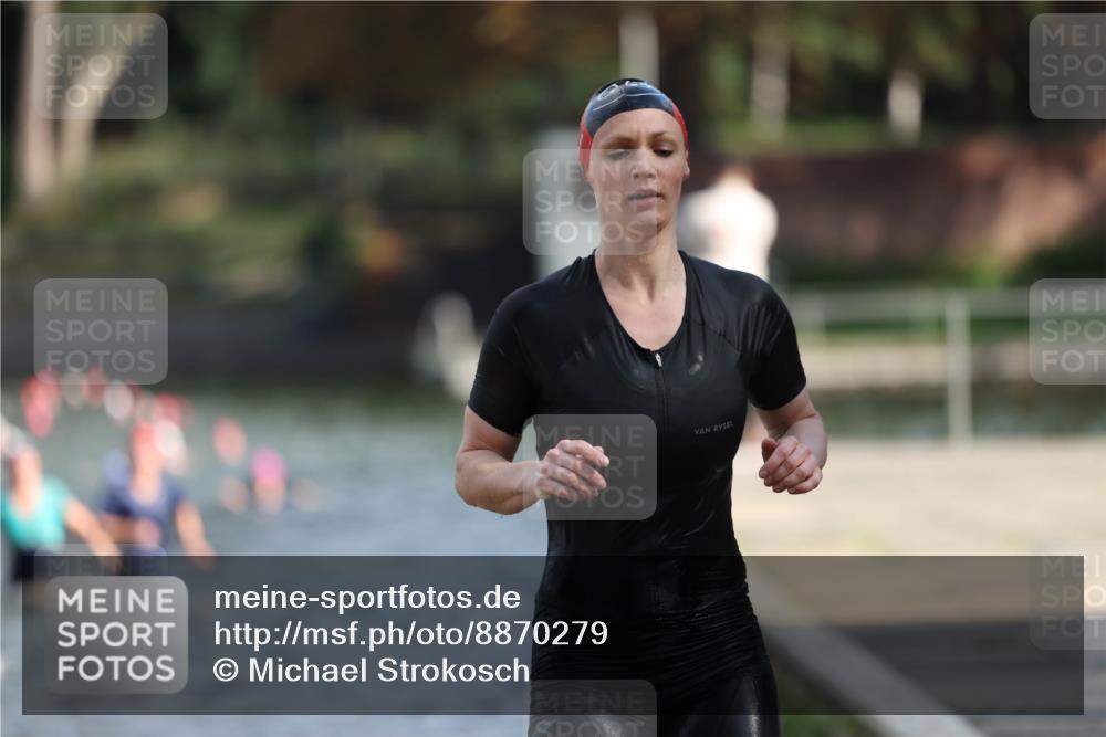 14.09.2025 - Stadtparktriathlon Michael Strokosch http://msf.ph/oto/8870279 14.09.2025 11:12:56 Schwimmen 925, 935, 969, 984, 996, 1009, 1020 meine-sportfotos.de