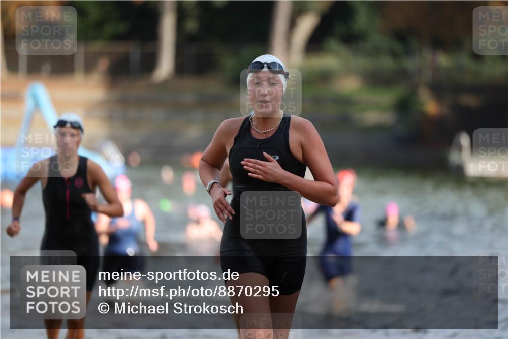 14.09.2025 - Stadtparktriathlon Michael Strokosch http://msf.ph/oto/8870295 14.09.2025 11:13:02 Schwimmen 925, 945, 947, 969, 990, 1006, 1009, 1020 meine-sportfotos.de