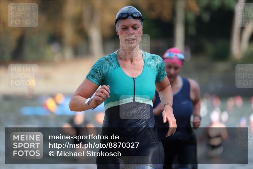 14.09.2025 - Stadtparktriathlon Michael Strokosch http://msf.ph/oto/8870327 14.09.2025 11:13:10 Schwimmen 927, 945, 947, 990, 1001, 1006 meine-sportfotos.de