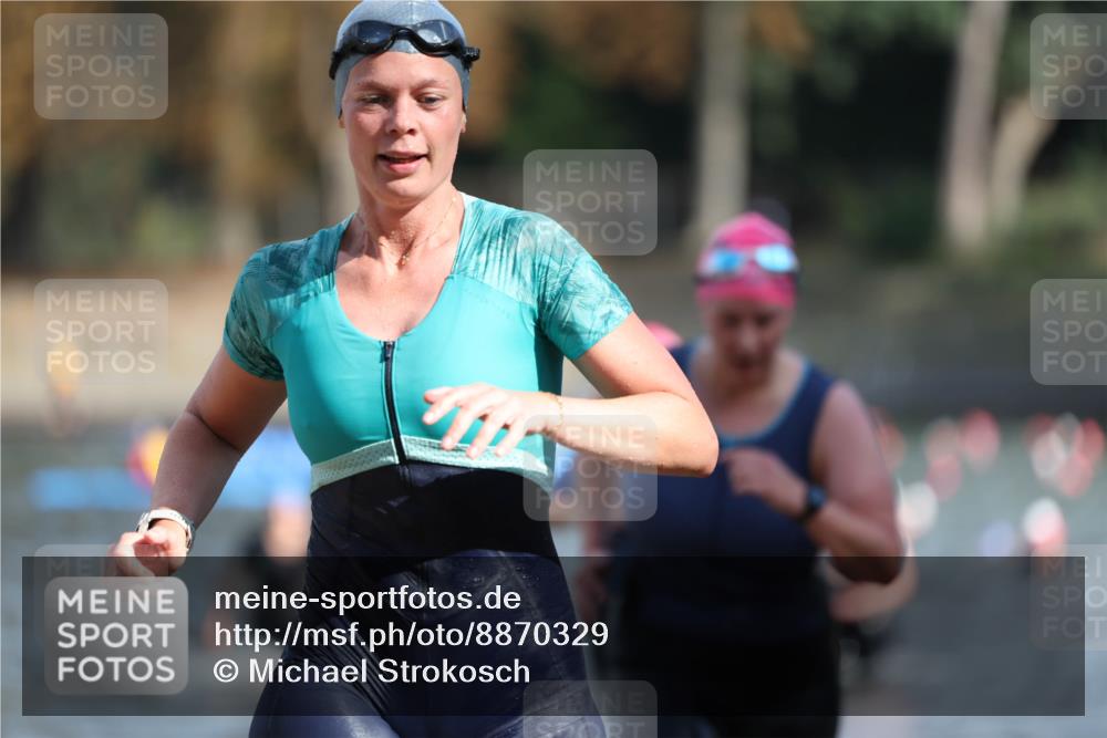14.09.2025 - Stadtparktriathlon Michael Strokosch http://msf.ph/oto/8870329 14.09.2025 11:13:10 Schwimmen 927, 945, 947, 990, 1001, 1006 meine-sportfotos.de