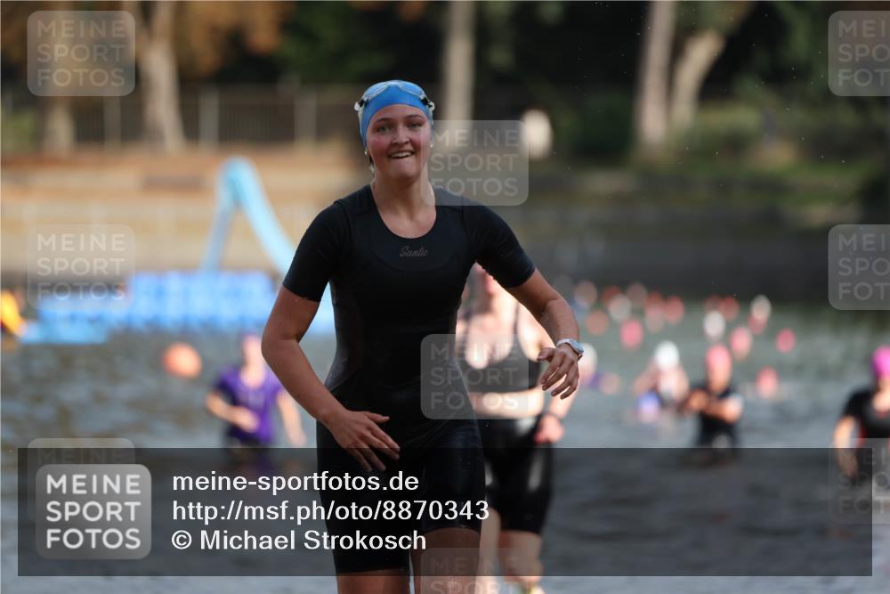 14.09.2025 - Stadtparktriathlon Michael Strokosch http://msf.ph/oto/8870343 14.09.2025 11:13:18 Schwimmen 927, 1001 meine-sportfotos.de