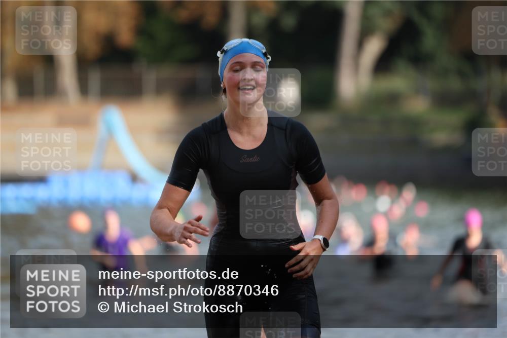 14.09.2025 - Stadtparktriathlon Michael Strokosch http://msf.ph/oto/8870346 14.09.2025 11:13:19 Schwimmen 927, 975, 1001 meine-sportfotos.de