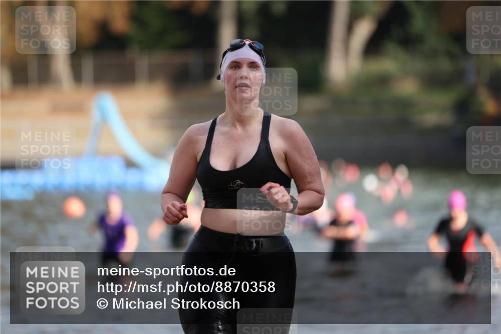14.09.2025 - Stadtparktriathlon Michael Strokosch http://msf.ph/oto/8870358 14.09.2025 11:13:21 Schwimmen 927, 944, 975, 1001 meine-sportfotos.de