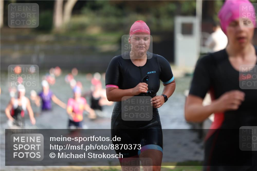 14.09.2025 - Stadtparktriathlon Michael Strokosch http://msf.ph/oto/8870373 14.09.2025 11:13:32 Schwimmen 937, 938, 944, 960, 975, 981, 1018 meine-sportfotos.de