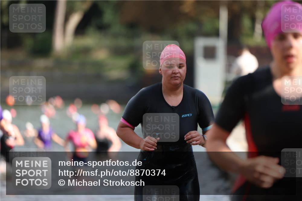 14.09.2025 - Stadtparktriathlon Michael Strokosch http://msf.ph/oto/8870374 14.09.2025 11:13:32 Schwimmen 937, 938, 944, 960, 975, 981, 1018 meine-sportfotos.de