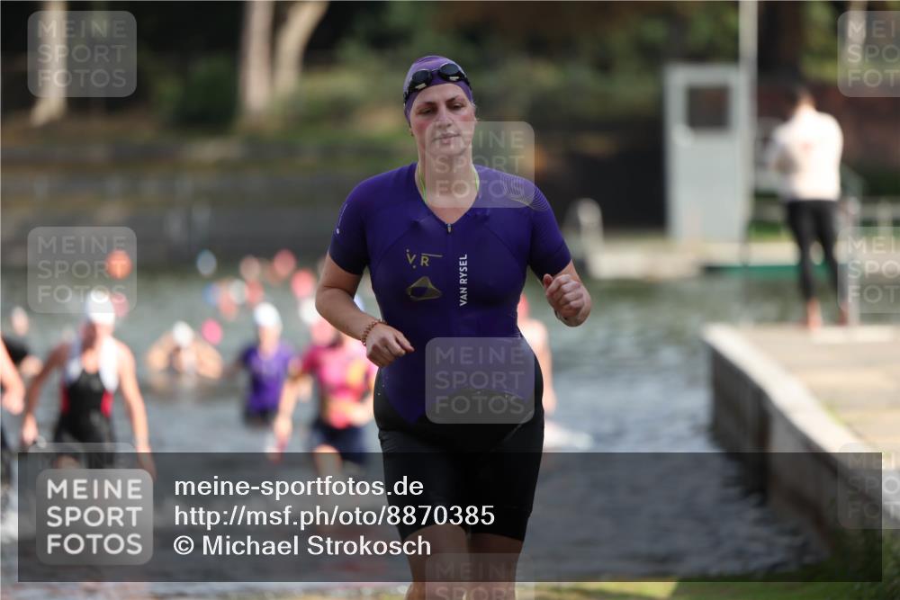 14.09.2025 - Stadtparktriathlon Michael Strokosch http://msf.ph/oto/8870385 14.09.2025 11:13:35 Schwimmen 937, 938, 944, 960, 975, 981, 982, 1018 meine-sportfotos.de