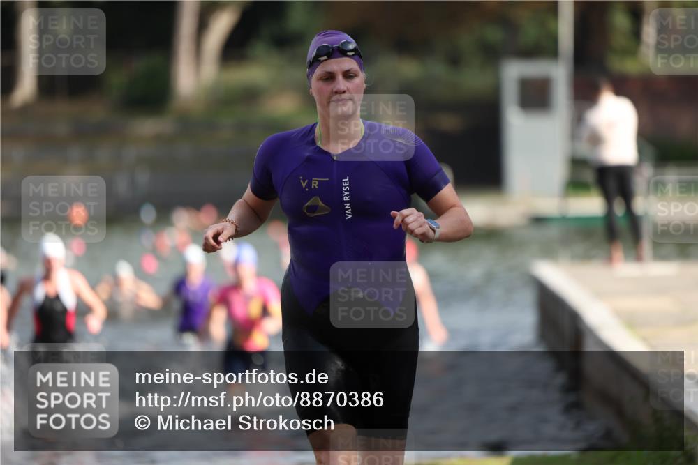 14.09.2025 - Stadtparktriathlon Michael Strokosch http://msf.ph/oto/8870386 14.09.2025 11:13:35 Schwimmen 937, 938, 944, 960, 975, 981, 982, 1018 meine-sportfotos.de