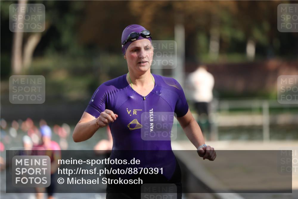 14.09.2025 - Stadtparktriathlon Michael Strokosch http://msf.ph/oto/8870391 14.09.2025 11:13:36 Schwimmen 937, 938, 944, 960, 981, 982, 1018 meine-sportfotos.de