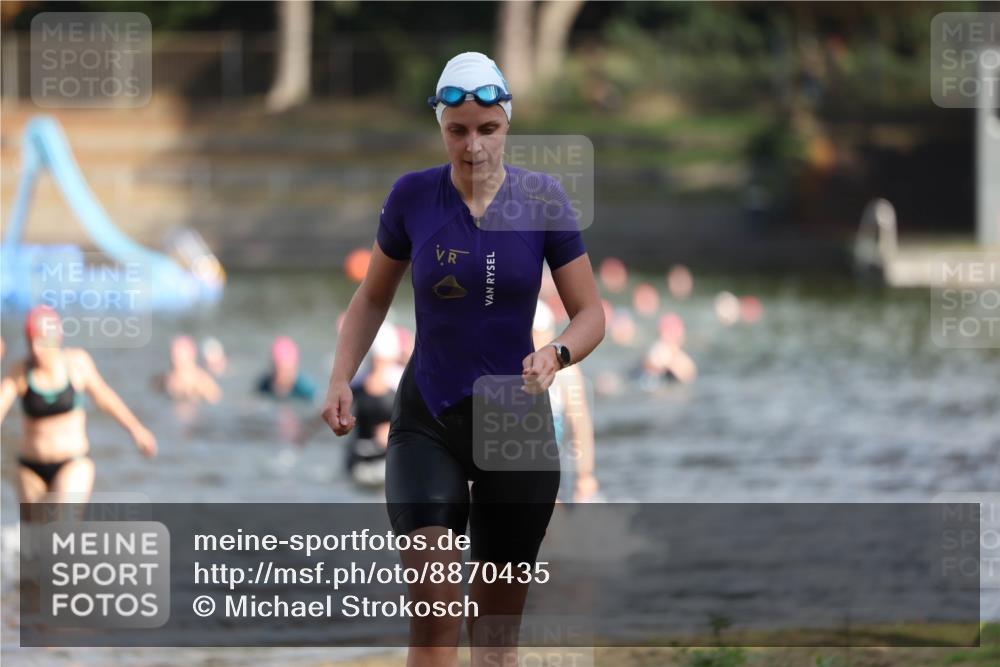 14.09.2025 - Stadtparktriathlon Michael Strokosch http://msf.ph/oto/8870435 14.09.2025 11:13:56 Schwimmen 929, 1002, 1007 meine-sportfotos.de