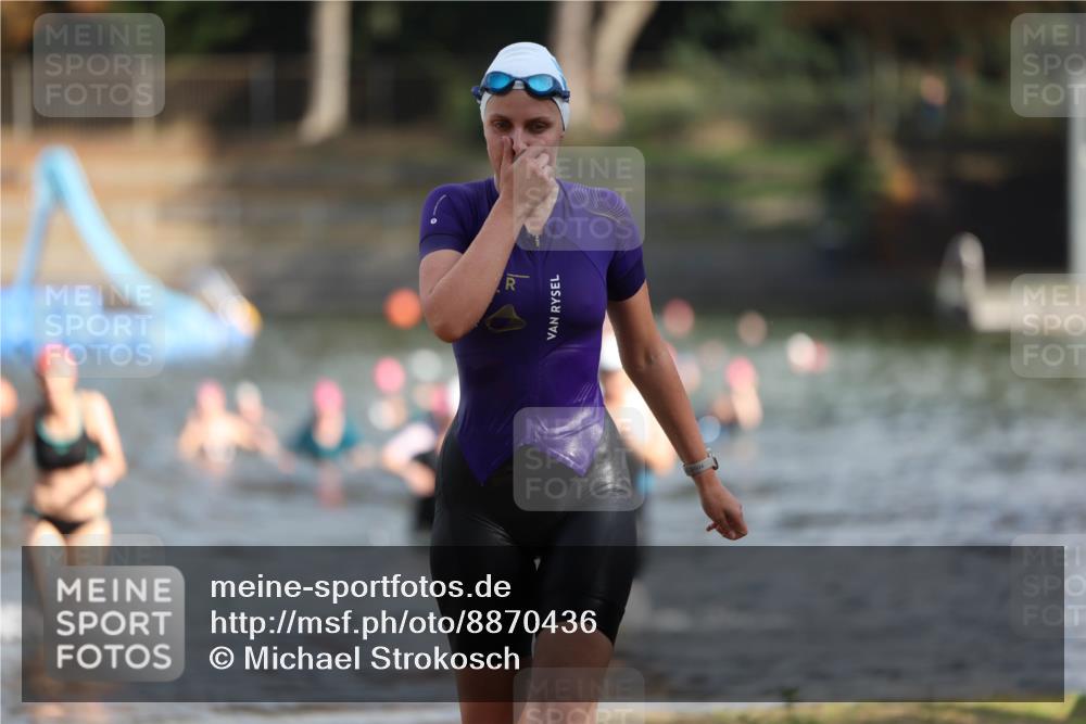 14.09.2025 - Stadtparktriathlon Michael Strokosch http://msf.ph/oto/8870436 14.09.2025 11:13:56 Schwimmen 929, 1002, 1007 meine-sportfotos.de