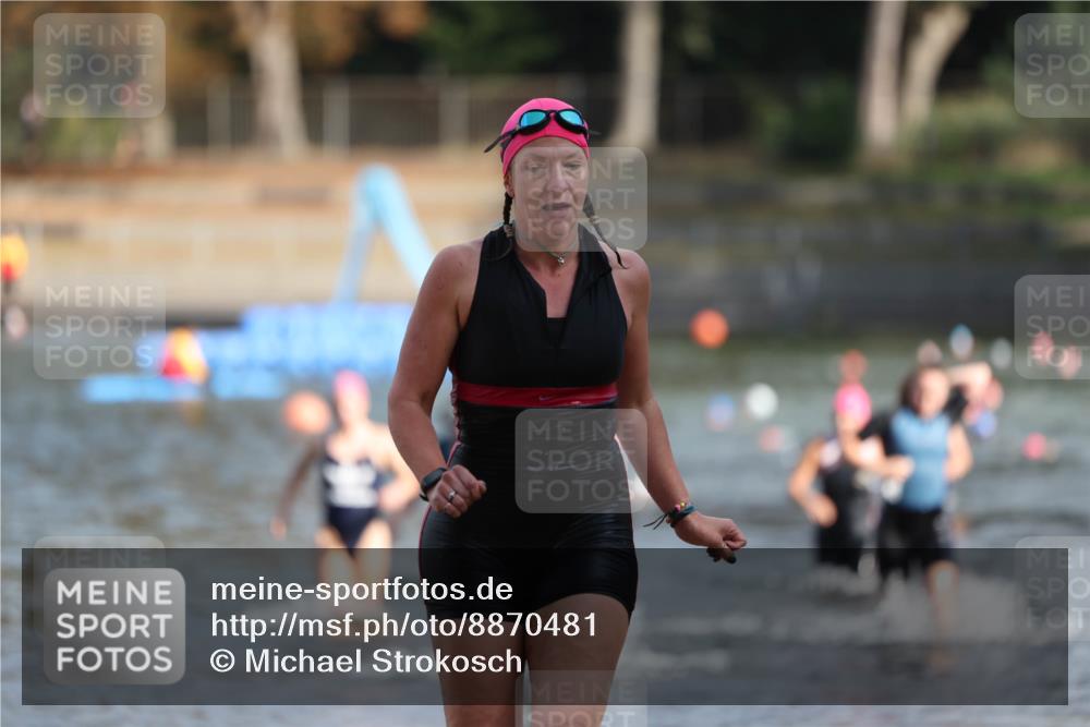 14.09.2025 - Stadtparktriathlon Michael Strokosch http://msf.ph/oto/8870481 14.09.2025 11:14:13 Schwimmen 949, 964, 978, 989, 997, 1017 meine-sportfotos.de
