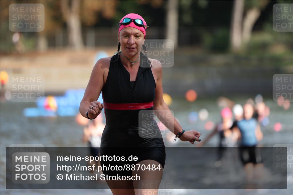 14.09.2025 - Stadtparktriathlon Michael Strokosch http://msf.ph/oto/8870484 14.09.2025 11:14:13 Schwimmen 949, 964, 978, 989, 997, 1017 meine-sportfotos.de