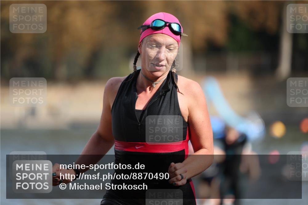 14.09.2025 - Stadtparktriathlon Michael Strokosch http://msf.ph/oto/8870490 14.09.2025 11:14:14 Schwimmen 964, 978, 989, 997, 1017 meine-sportfotos.de