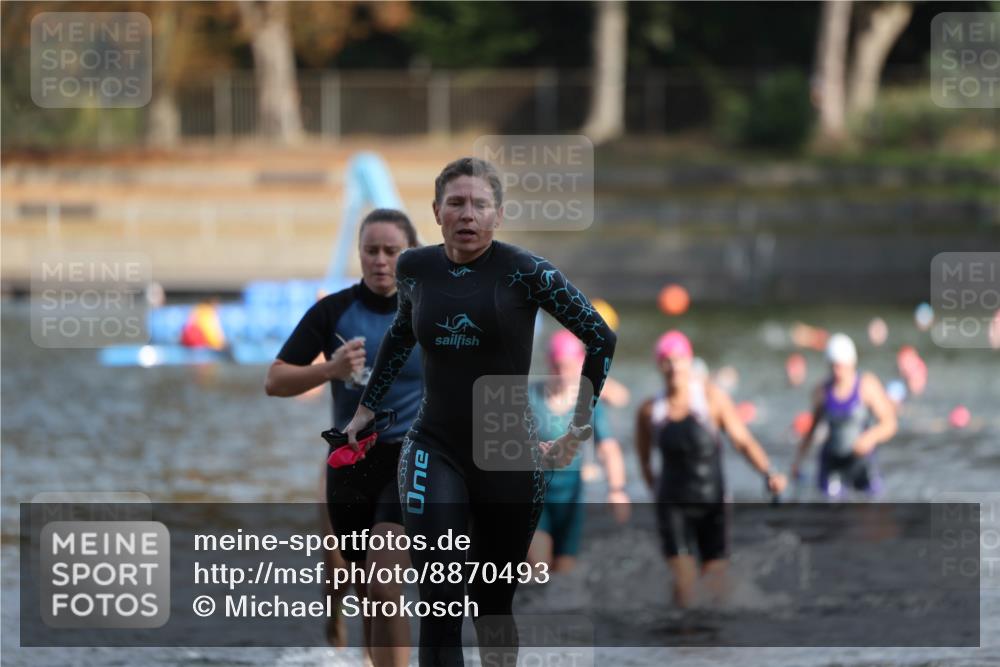 14.09.2025 - Stadtparktriathlon Michael Strokosch http://msf.ph/oto/8870493 14.09.2025 11:14:17 Schwimmen 964, 978, 989, 997, 1017 meine-sportfotos.de