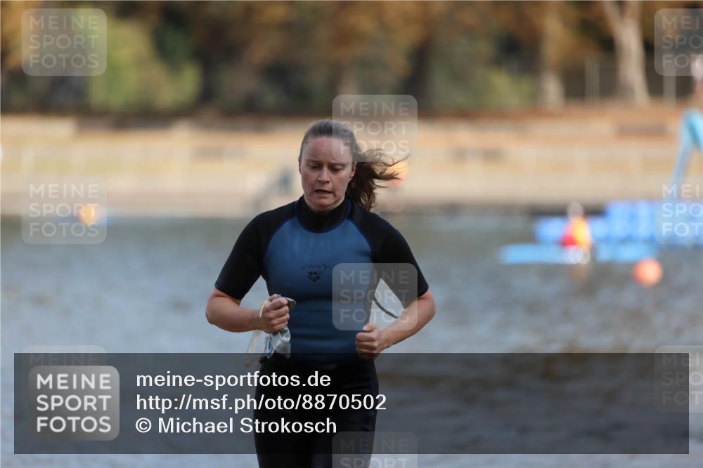 14.09.2025 - Stadtparktriathlon Michael Strokosch http://msf.ph/oto/8870502 14.09.2025 11:14:19 Schwimmen 964, 978, 989, 997 meine-sportfotos.de