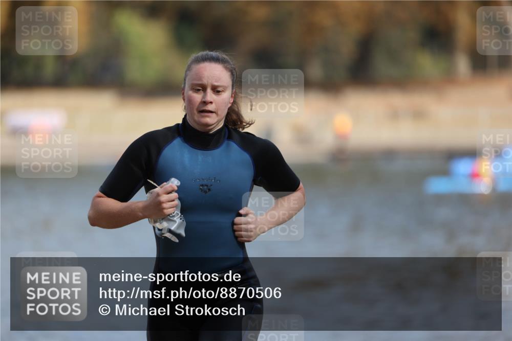14.09.2025 - Stadtparktriathlon Michael Strokosch http://msf.ph/oto/8870506 14.09.2025 11:14:20 Schwimmen 939, 964, 978, 989, 997 meine-sportfotos.de