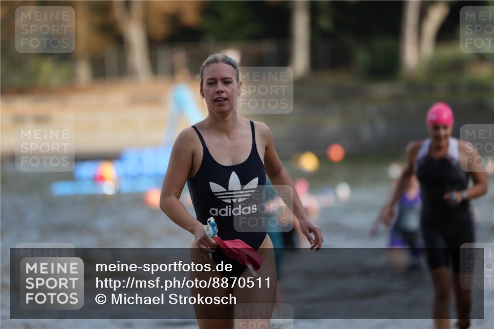 14.09.2025 - Stadtparktriathlon Michael Strokosch http://msf.ph/oto/8870511 14.09.2025 11:14:21 Schwimmen 939, 941, 964, 978, 989, 997 meine-sportfotos.de