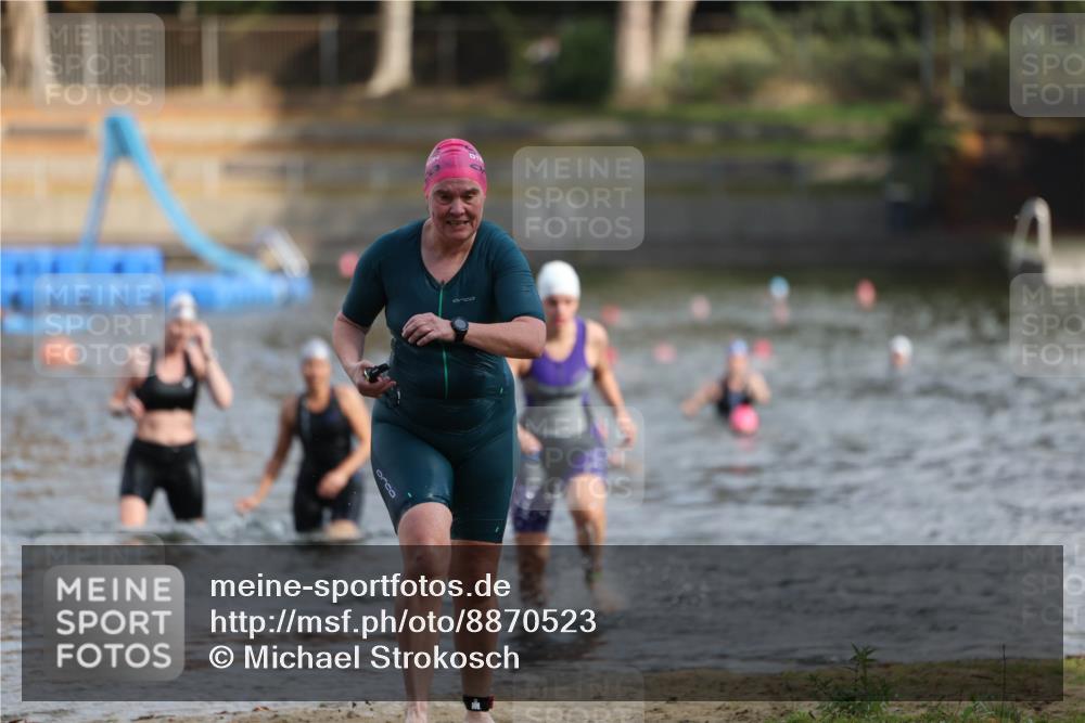 14.09.2025 - Stadtparktriathlon Michael Strokosch http://msf.ph/oto/8870523 14.09.2025 11:14:27 Schwimmen 939, 941, 997 meine-sportfotos.de