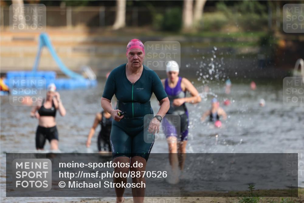 14.09.2025 - Stadtparktriathlon Michael Strokosch http://msf.ph/oto/8870526 14.09.2025 11:14:27 Schwimmen 939, 941, 997 meine-sportfotos.de