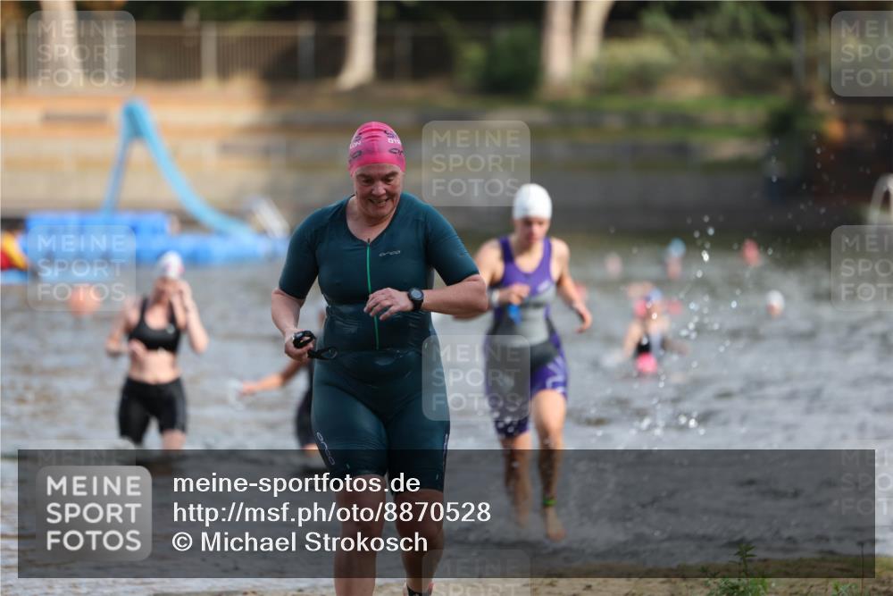 14.09.2025 - Stadtparktriathlon Michael Strokosch http://msf.ph/oto/8870528 14.09.2025 11:14:28 Schwimmen 939, 941 meine-sportfotos.de
