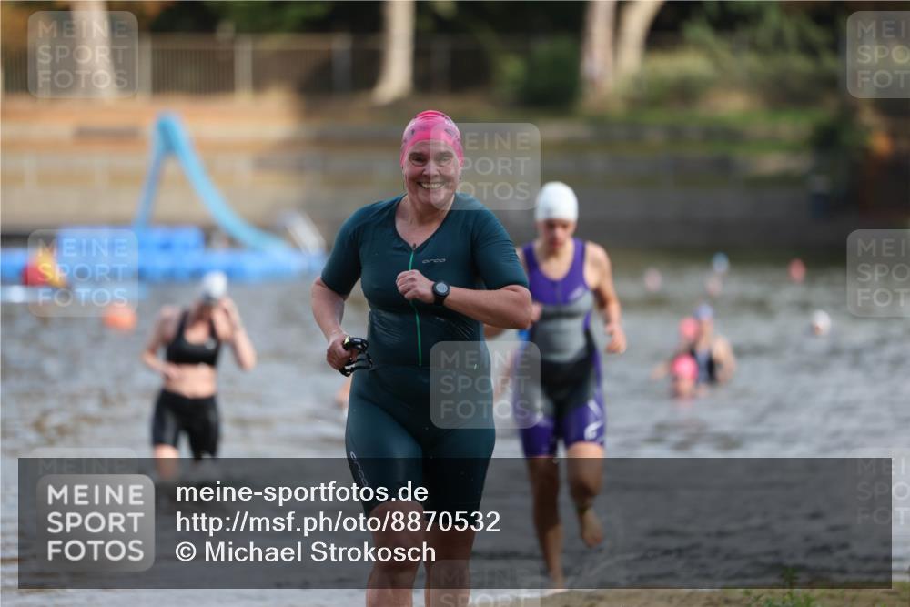 14.09.2025 - Stadtparktriathlon Michael Strokosch http://msf.ph/oto/8870532 14.09.2025 11:14:28 Schwimmen 939, 941 meine-sportfotos.de
