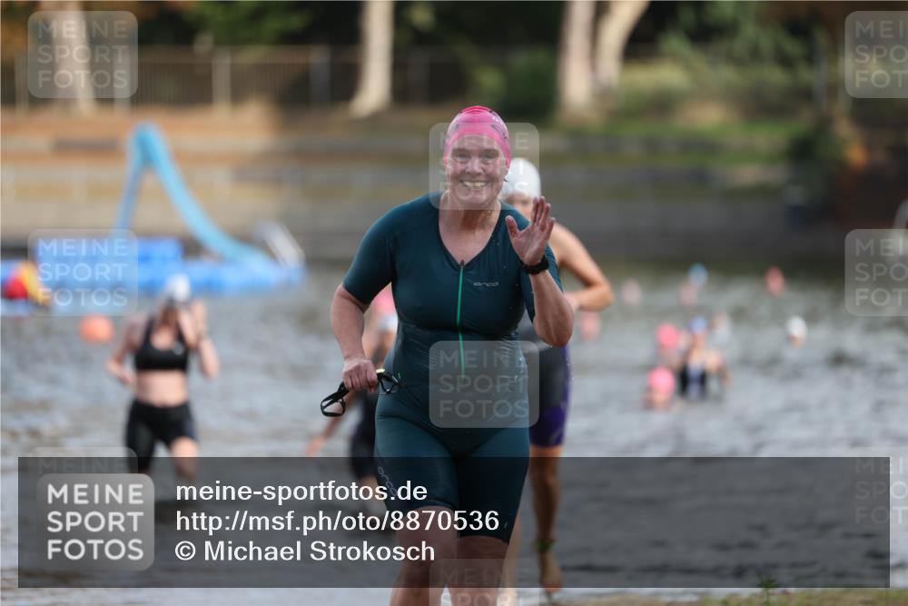 14.09.2025 - Stadtparktriathlon Michael Strokosch http://msf.ph/oto/8870536 14.09.2025 11:14:29 Schwimmen 939, 941, 946, 966 meine-sportfotos.de