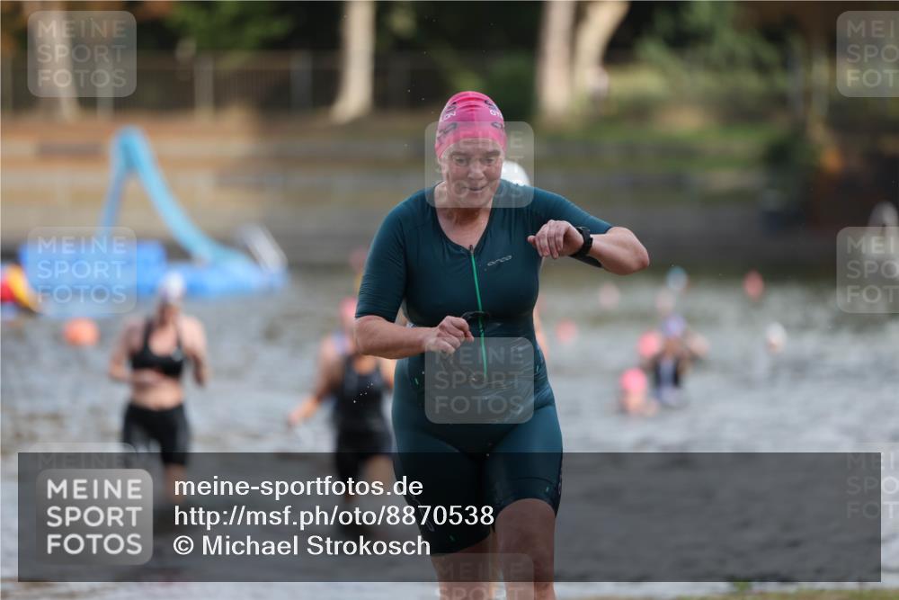 14.09.2025 - Stadtparktriathlon Michael Strokosch http://msf.ph/oto/8870538 14.09.2025 11:14:29 Schwimmen 939, 941, 946, 966 meine-sportfotos.de