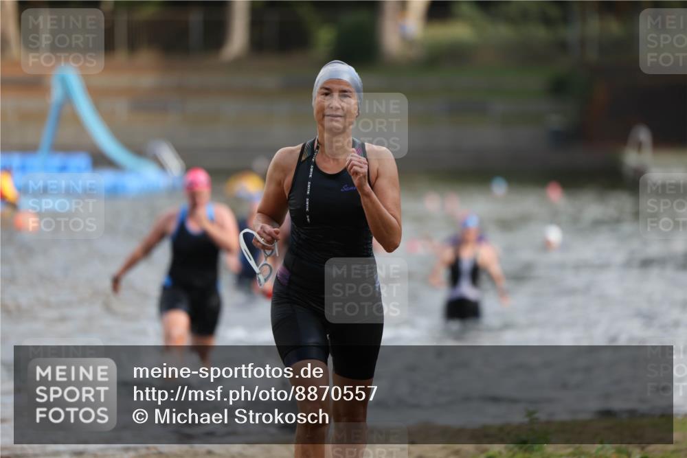 14.09.2025 - Stadtparktriathlon Michael Strokosch http://msf.ph/oto/8870557 14.09.2025 11:14:39 Schwimmen 946, 957, 958, 963, 966, 970 meine-sportfotos.de