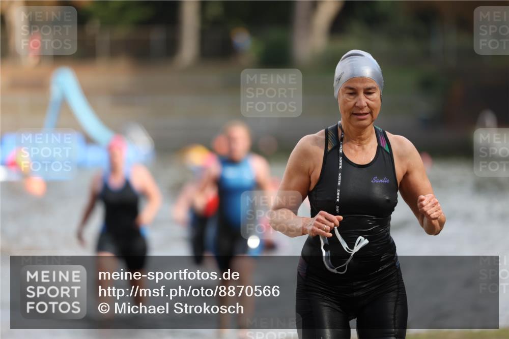 14.09.2025 - Stadtparktriathlon Michael Strokosch http://msf.ph/oto/8870566 14.09.2025 11:14:40 Schwimmen 946, 957, 958, 963, 966, 970 meine-sportfotos.de