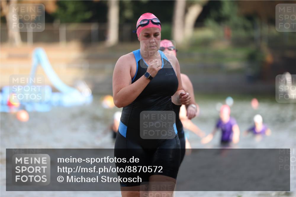 14.09.2025 - Stadtparktriathlon Michael Strokosch http://msf.ph/oto/8870572 14.09.2025 11:14:47 Schwimmen 936, 952, 957, 958, 963, 970 meine-sportfotos.de