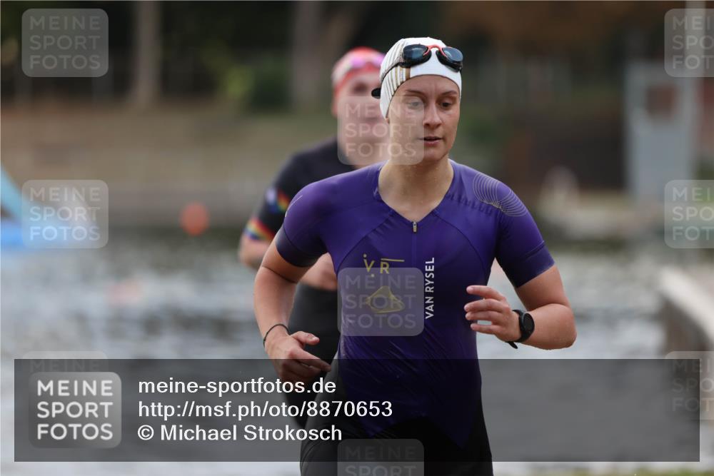 14.09.2025 - Stadtparktriathlon Michael Strokosch http://msf.ph/oto/8870653 14.09.2025 11:15:11 Schwimmen 948, 974, 980, 1008 meine-sportfotos.de