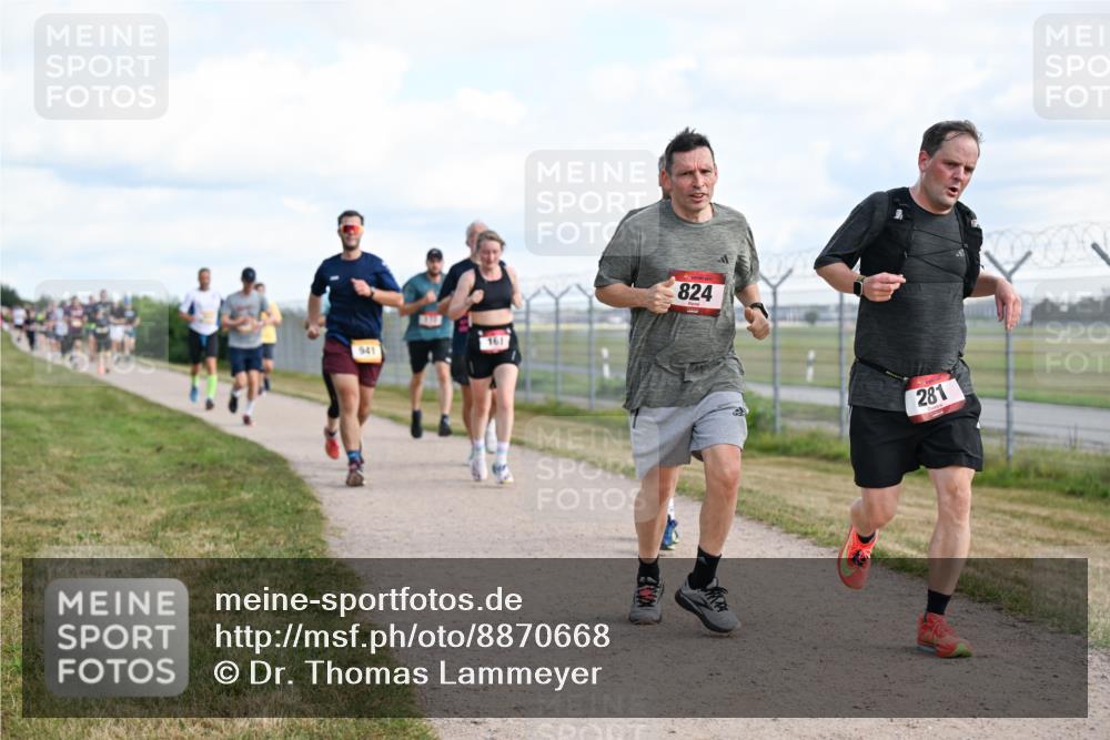 14.09.2025 - Airport Race Dr. Thomas Lammeyer http://msf.ph/oto/8870668 14.09.2025 12:15:10 Laufen 161, 941, 824, 281 meine-sportfotos.de