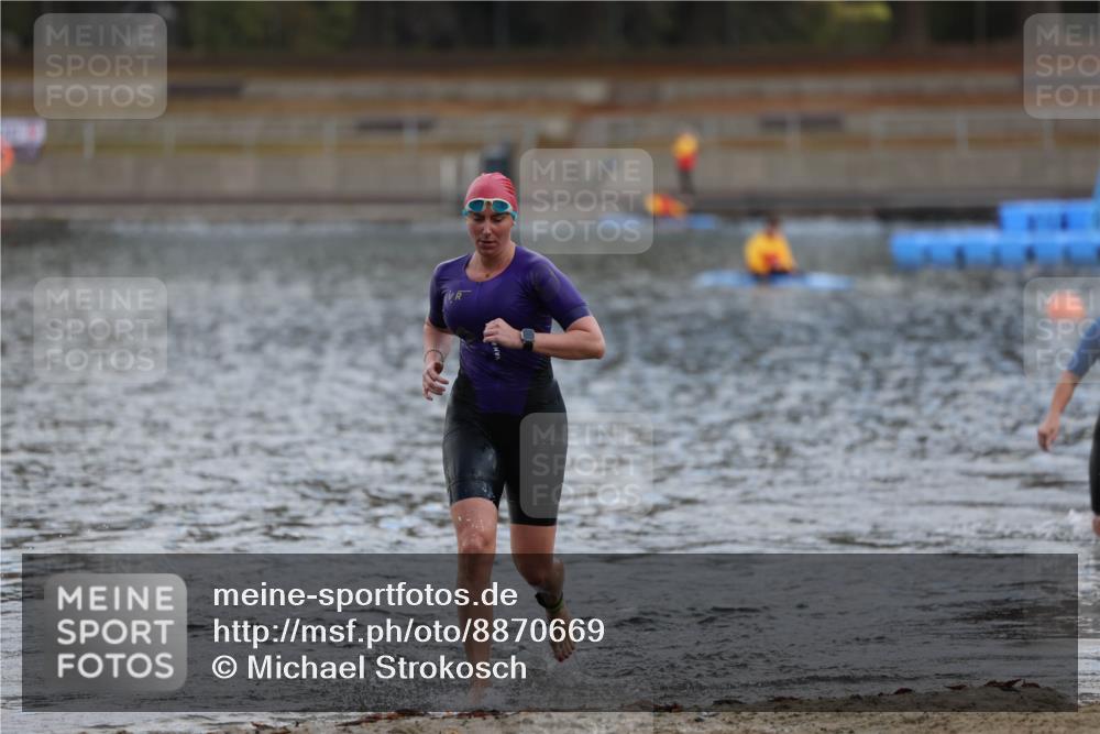 14.09.2025 - Stadtparktriathlon Michael Strokosch http://msf.ph/oto/8870669 14.09.2025 11:15:36 Schwimmen 972, 994 meine-sportfotos.de