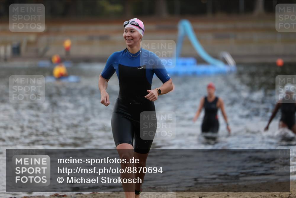 14.09.2025 - Stadtparktriathlon Michael Strokosch http://msf.ph/oto/8870694 14.09.2025 11:15:42 Schwimmen 924, 972, 994 meine-sportfotos.de