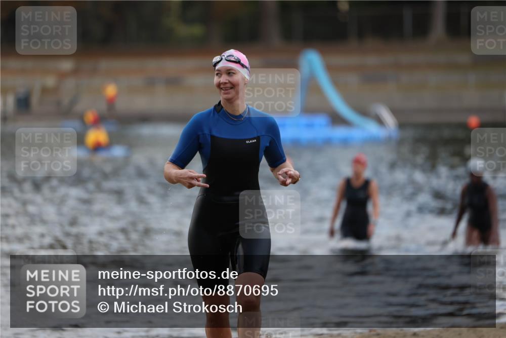14.09.2025 - Stadtparktriathlon Michael Strokosch http://msf.ph/oto/8870695 14.09.2025 11:15:42 Schwimmen 924, 972, 994 meine-sportfotos.de