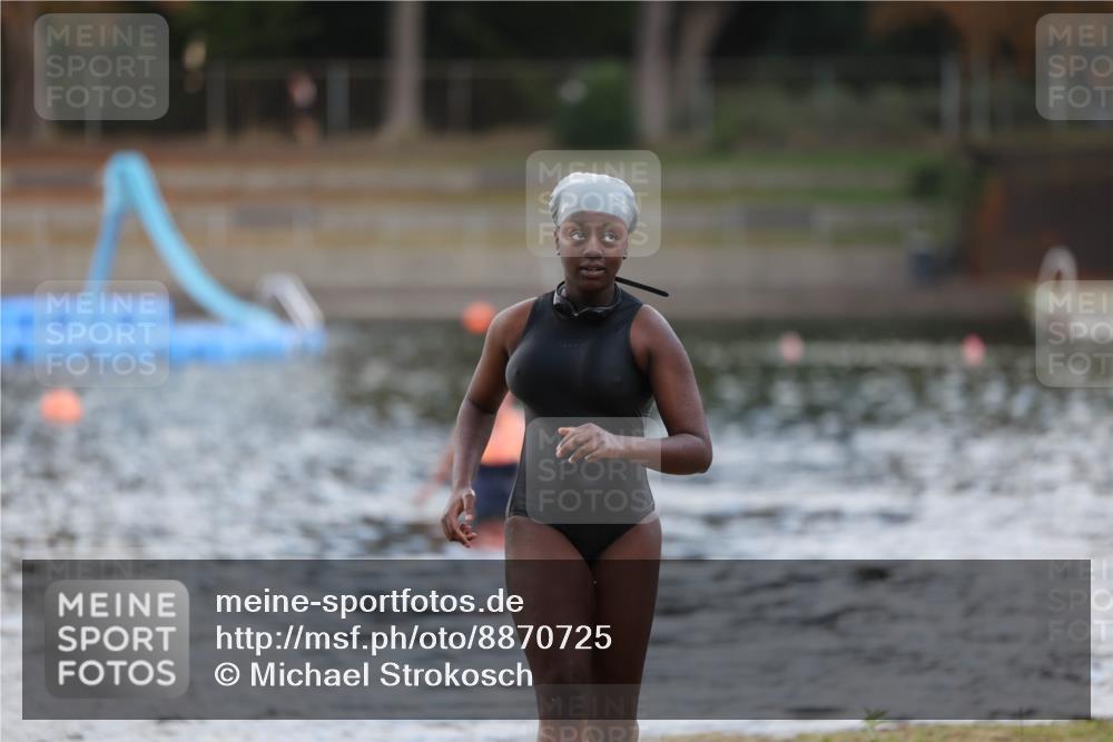14.09.2025 - Stadtparktriathlon Michael Strokosch http://msf.ph/oto/8870725 14.09.2025 11:15:51 Schwimmen 924, 1005 meine-sportfotos.de