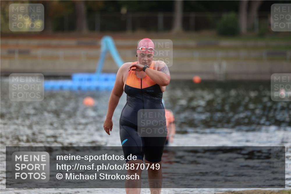 14.09.2025 - Stadtparktriathlon Michael Strokosch http://msf.ph/oto/8870749 14.09.2025 11:16:11 Schwimmen 962 meine-sportfotos.de