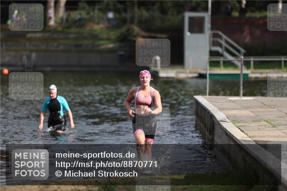14.09.2025 - Stadtparktriathlon Michael Strokosch http://msf.ph/oto/8870771 14.09.2025 11:17:25 Schwimmen 931 meine-sportfotos.de