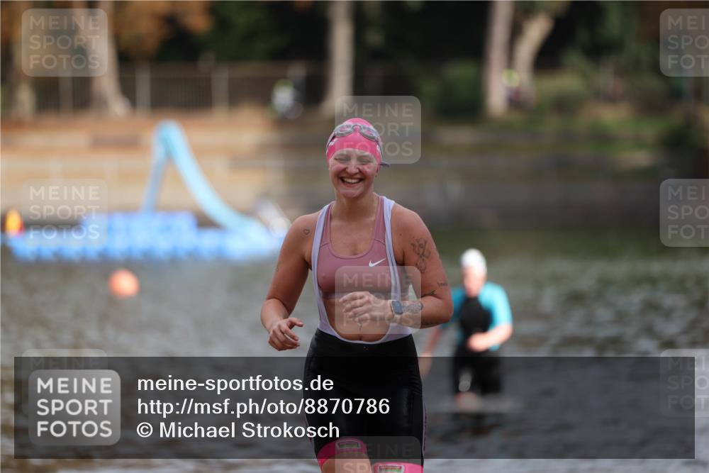 14.09.2025 - Stadtparktriathlon Michael Strokosch http://msf.ph/oto/8870786 14.09.2025 11:17:30 Schwimmen 931 meine-sportfotos.de