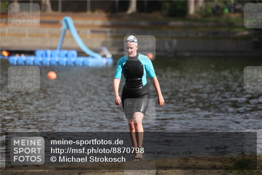 14.09.2025 - Stadtparktriathlon Michael Strokosch http://msf.ph/oto/8870798 14.09.2025 11:17:37 Schwimmen 1019 meine-sportfotos.de